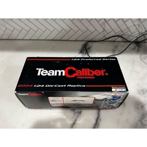 RYAN NEWMAN AUTOGRAPHED 2006 DODGE CHARGER ALLTEL DIECAST - Picture 4 of 10